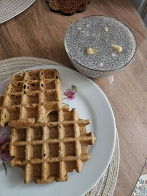 Необычный ужин: чиа-пудинг с кокосом и полезные вафли