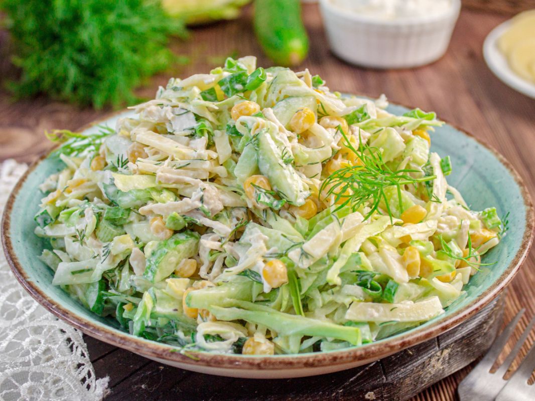 Летний салат: легкость и свежесть для жаркого дня