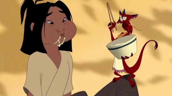 Малышам понравится: рисовая каша от Мушу с улыбкой на тарелке