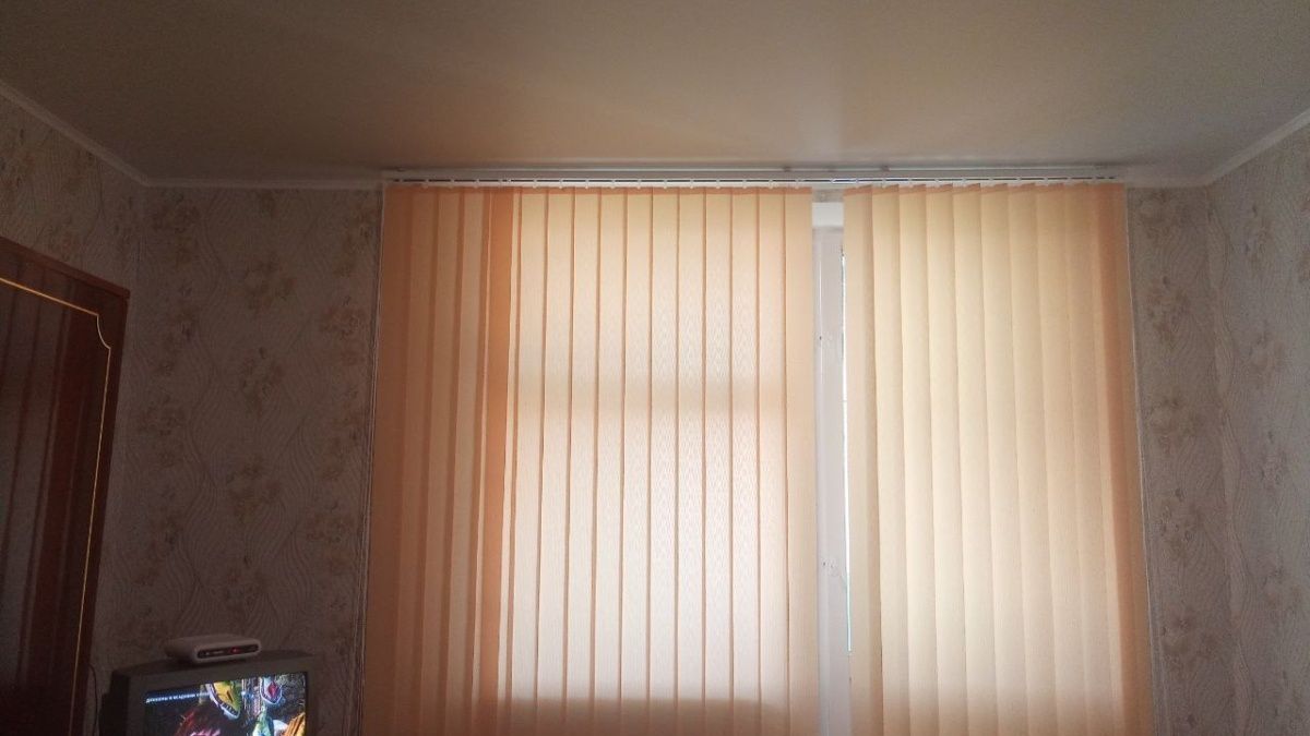 Как быстро вернуть натяжному потолку свежесть: простые шаги за 20 минут