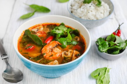 Том ям кунг с тигровыми креветками и грибами