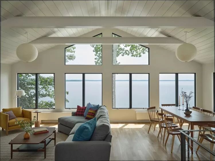 Яркие акценты в интерьере: 7 доступных решений для преображения гостиной