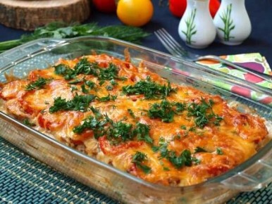 Уютная картофельная запеканка с фаршем и помидорами
