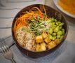 Вкусный веганский боул с рисом и тофу