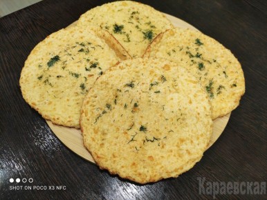 Как приготовить восхитительные сырно-луковые лепешки, которые придется по вкусу каждому