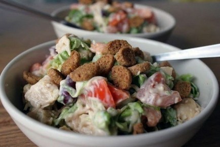 Наслаждайтесь вкусным салатом с курицей и сыром в любое время