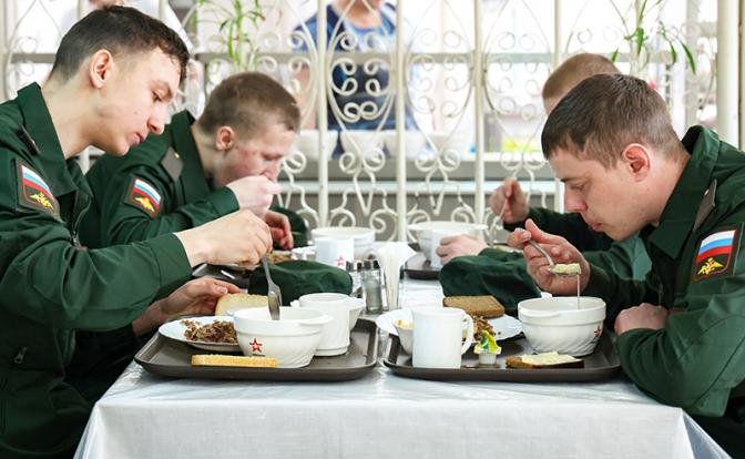 Завтраки солдат: чем кормят на завтрак в армии и подходит ли это гражданским