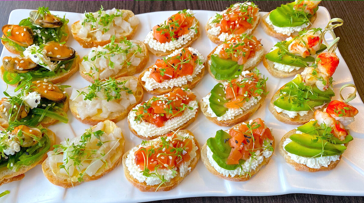 Нарядные бутерброды с рыбой: идеи для вашего праздничного стола