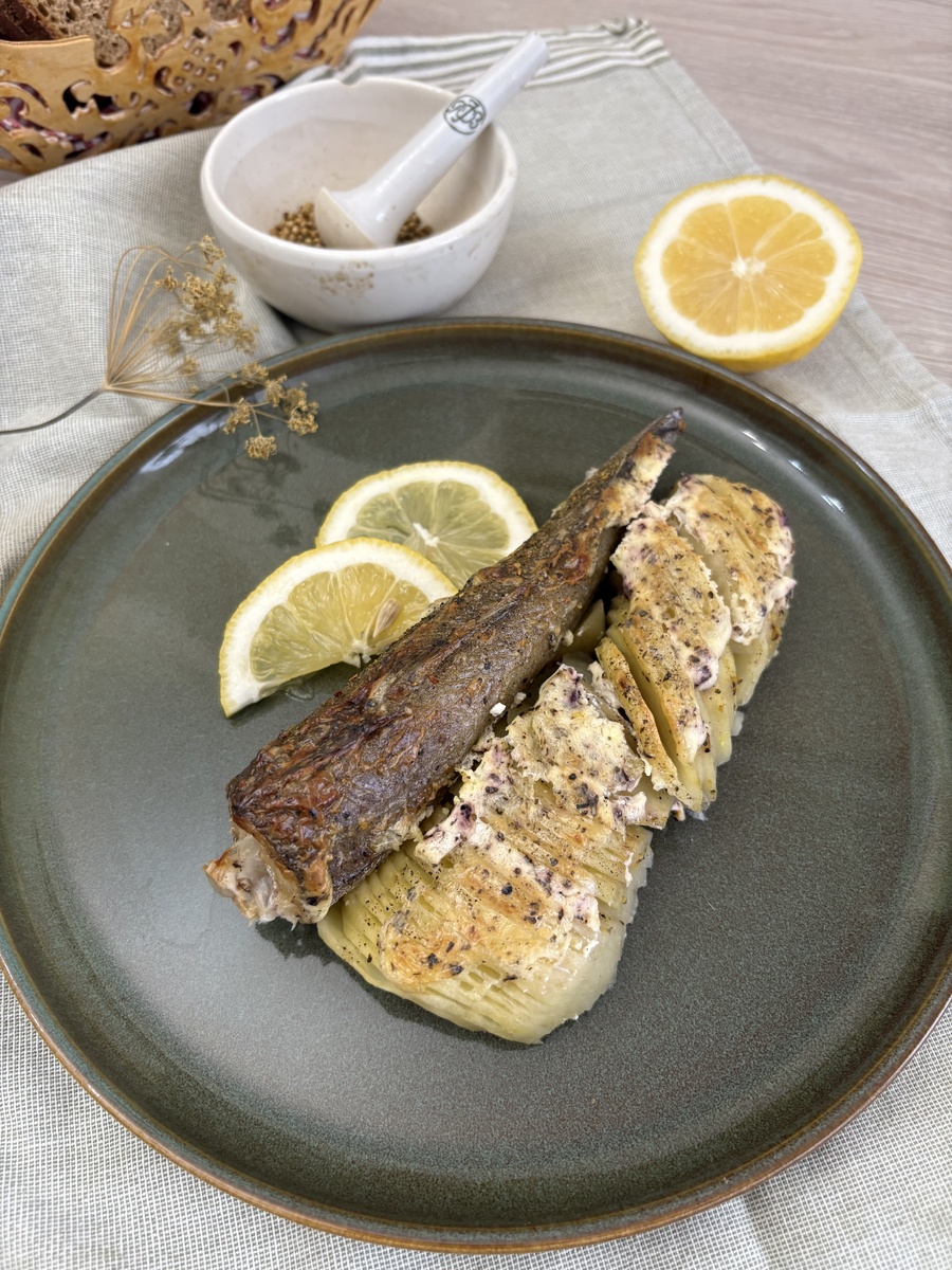 Запеченный хек с картофелем: просто и вкусно