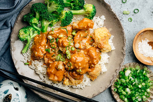 Курица с арахисовым соусом: раскройте секрет хрустящей корочки