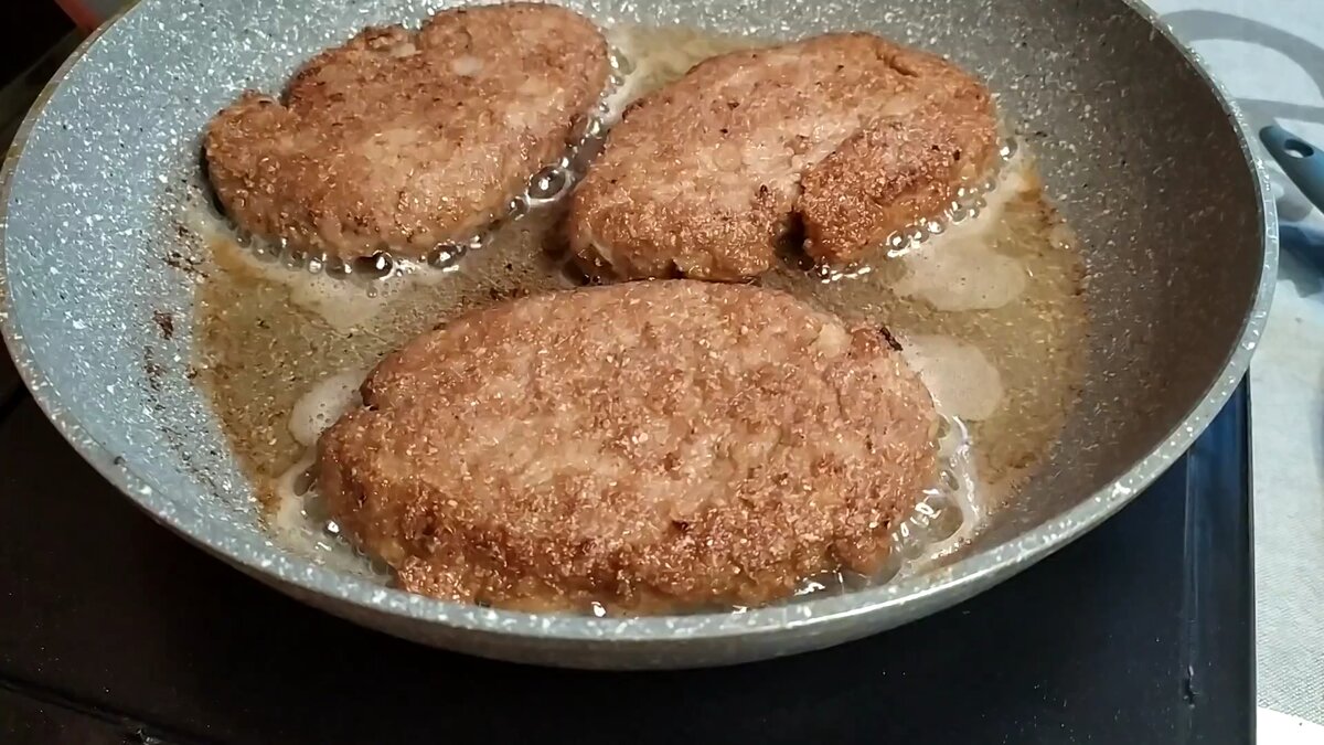 Секрет советских котлет: вкусная традиция с овощным акцентом