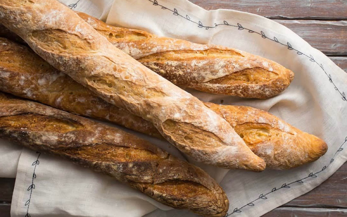 Как испечь идеальный французский багет в домашних условиях