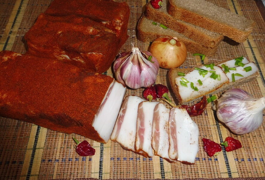 Приготовьте шпик по-венгерски: изысканная закуска для настоящих гурманов