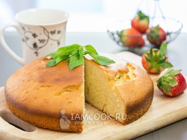 Вкусный домашний пирог на йогурте к чаю: простой и быстрый рецепт