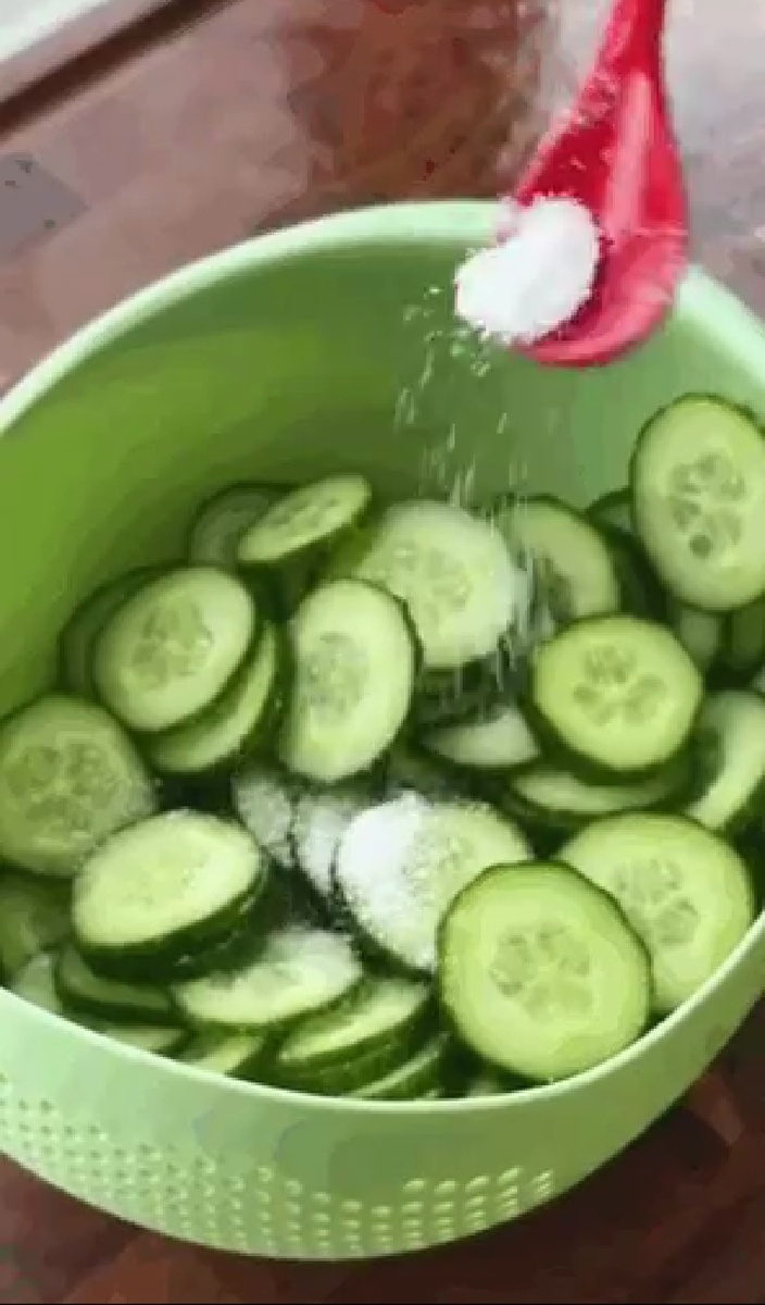 Огуречное кимчи: легкий и вкусный рецепт, который покорит сердца гурманов