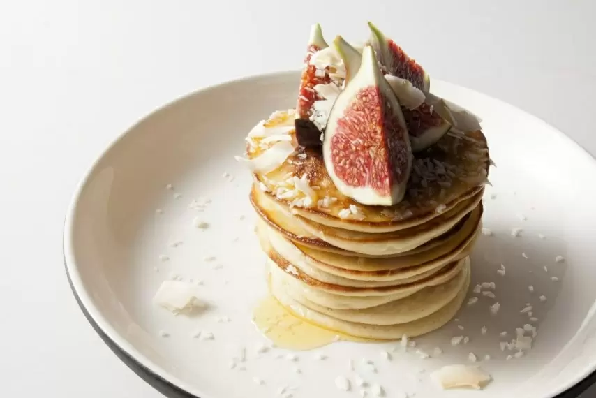 Кокосовые панкейки: легкий и ароматный завтрак для гурманов