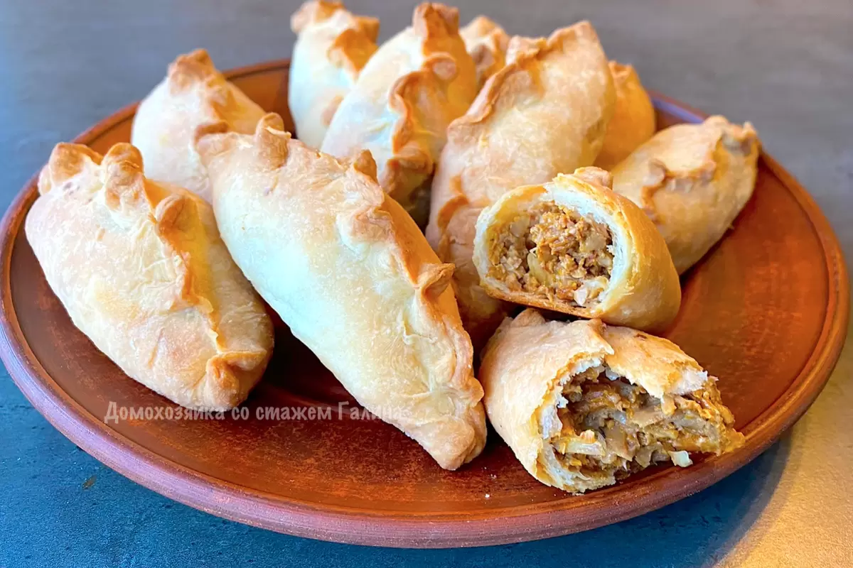 Невероятные пирожки с лисичками: простой рецепт для гурманов