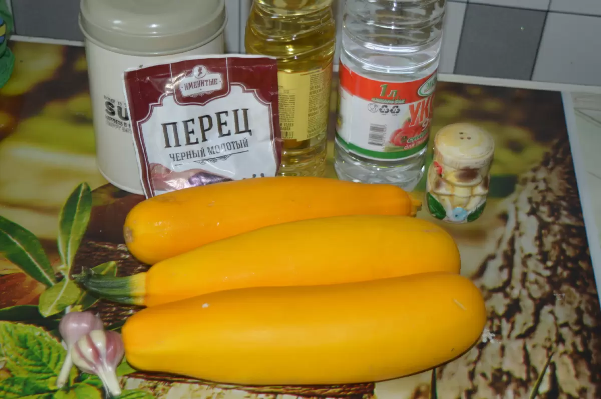 Заготовка на зиму: вкусные кабачки с морковью и перцем