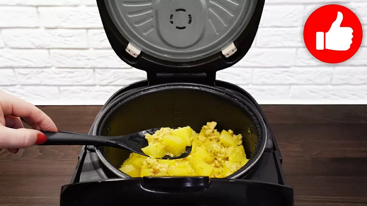 Непростое блюдо: как приготовить картошку с фаршем в сметане в мультиварке