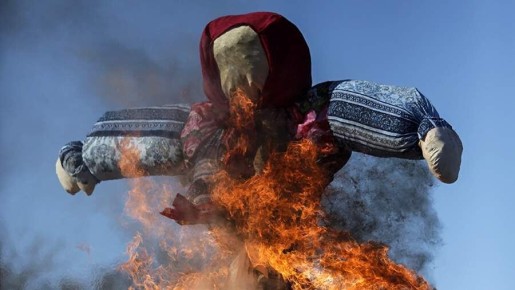 Юрист о рисках сжигания чучела на Масленицу: штрафы и опасности